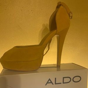 Galler67 it too high for me purchased on Poshmark